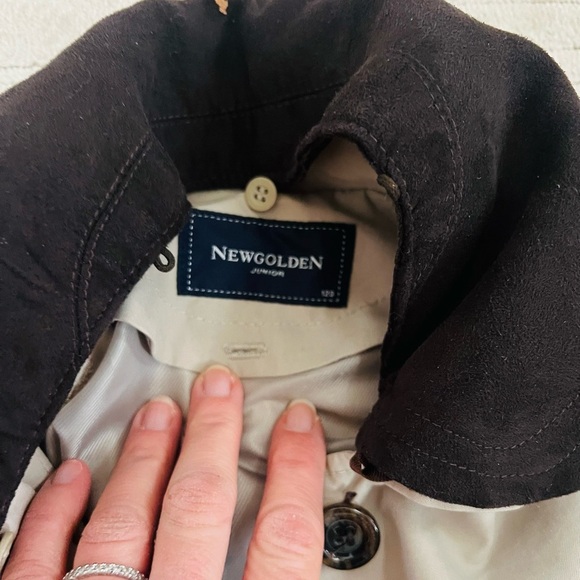 Like new boy raincoat (no size but fits size 6 boy) - Picture 3 of 4